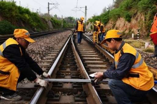 日喀则包神铁路甘泉公司2021年-2023年管内工务线路检修服务项目招标公告