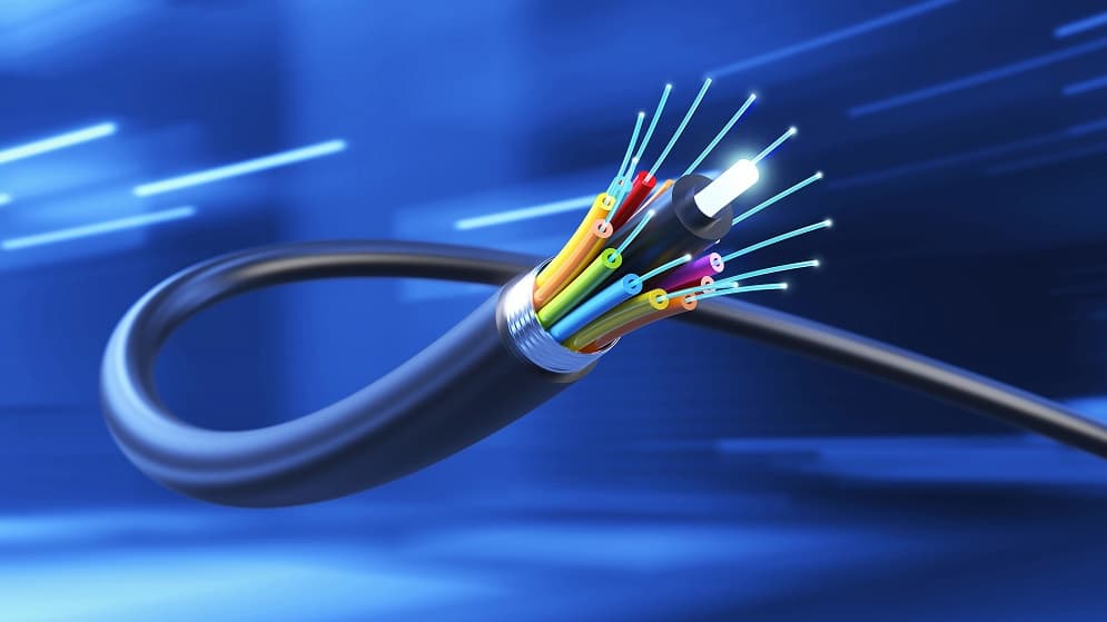 青海省ADSS光缆厂家：七类网线与光缆在传输介质中有什么不同
